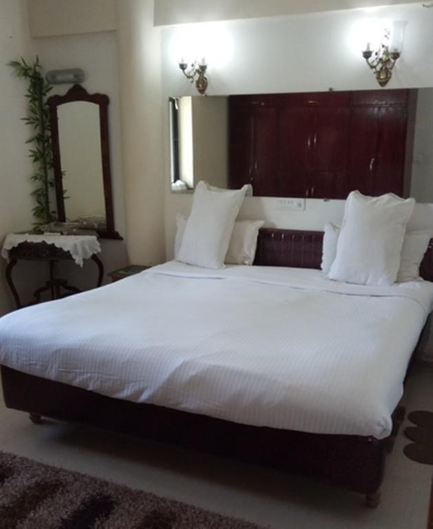 United 21 Emerald Goa Varca Exterior foto