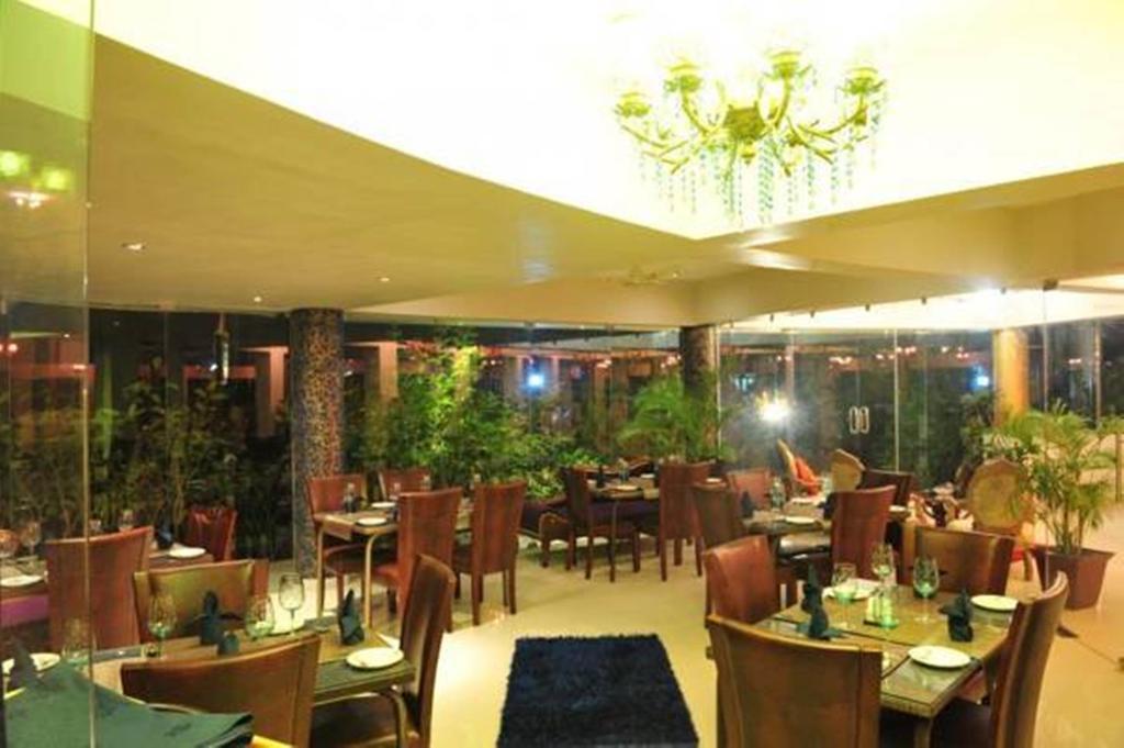 United 21 Emerald Goa Varca Exterior foto
