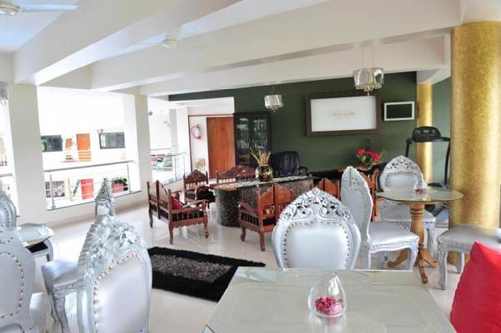 United 21 Emerald Goa Varca Exterior foto