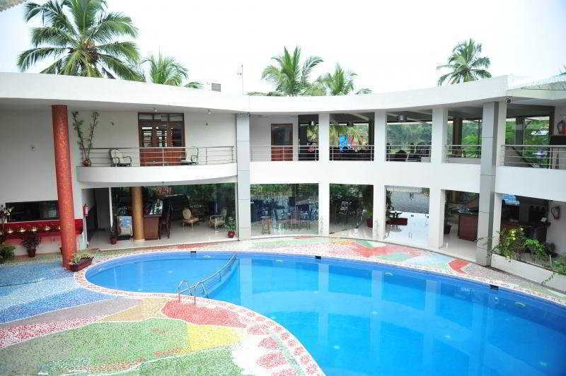 United 21 Emerald Goa Varca Exterior foto