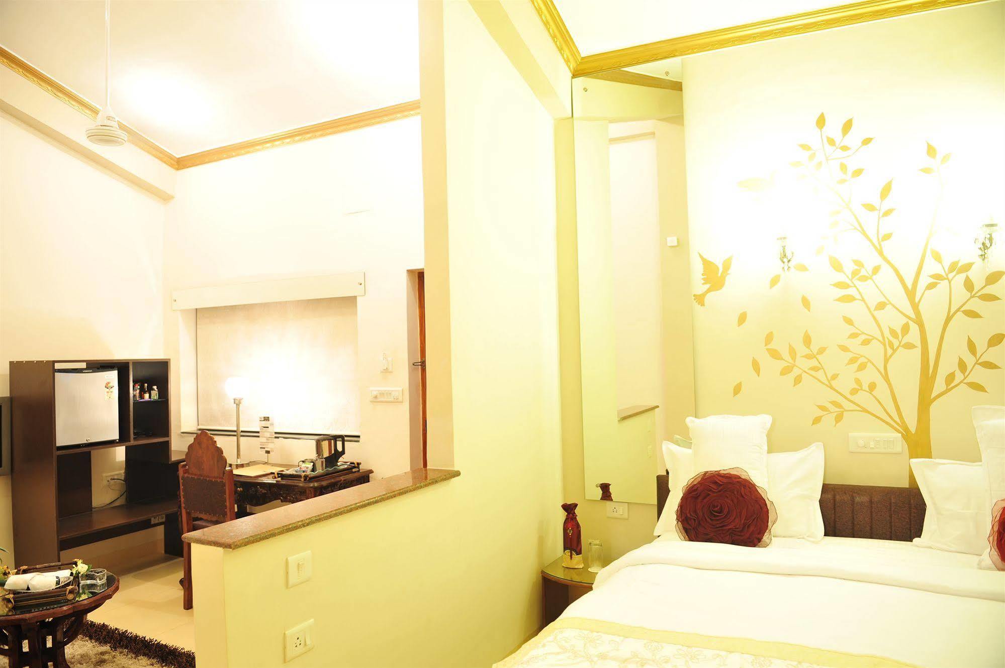 United 21 Emerald Goa Varca Exterior foto