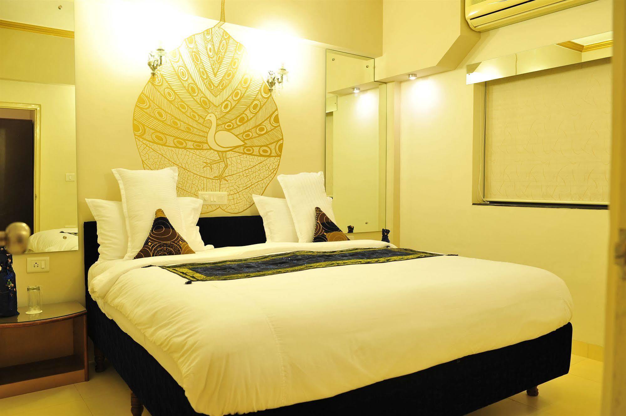 United 21 Emerald Goa Varca Exterior foto
